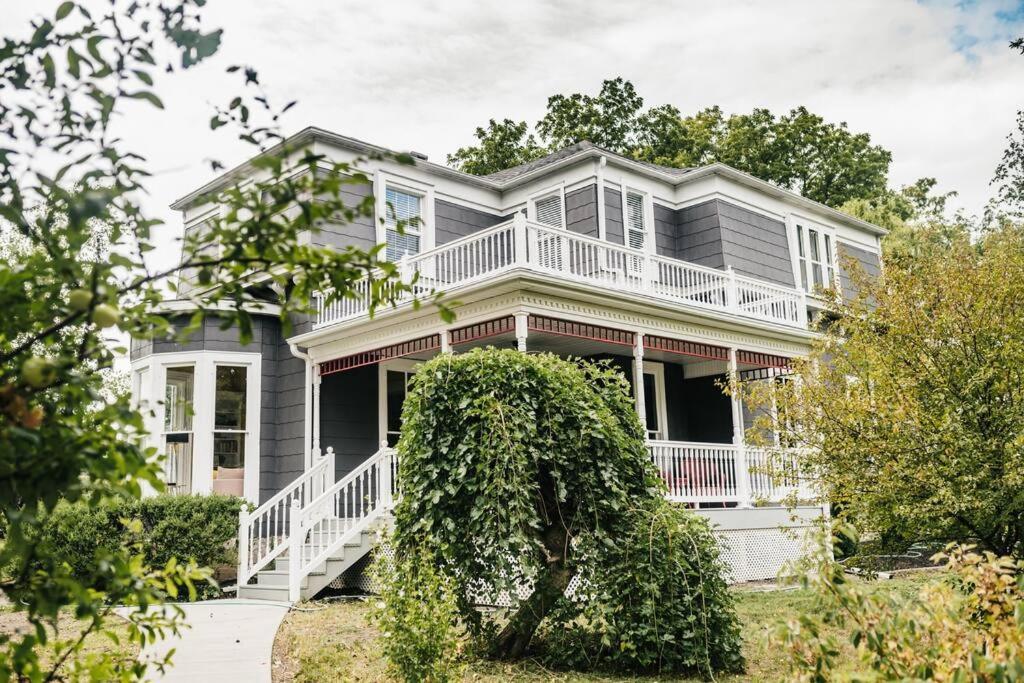 Stephens House-Beautiful Victorian Vacation Home Maquoketa Buitenkant foto