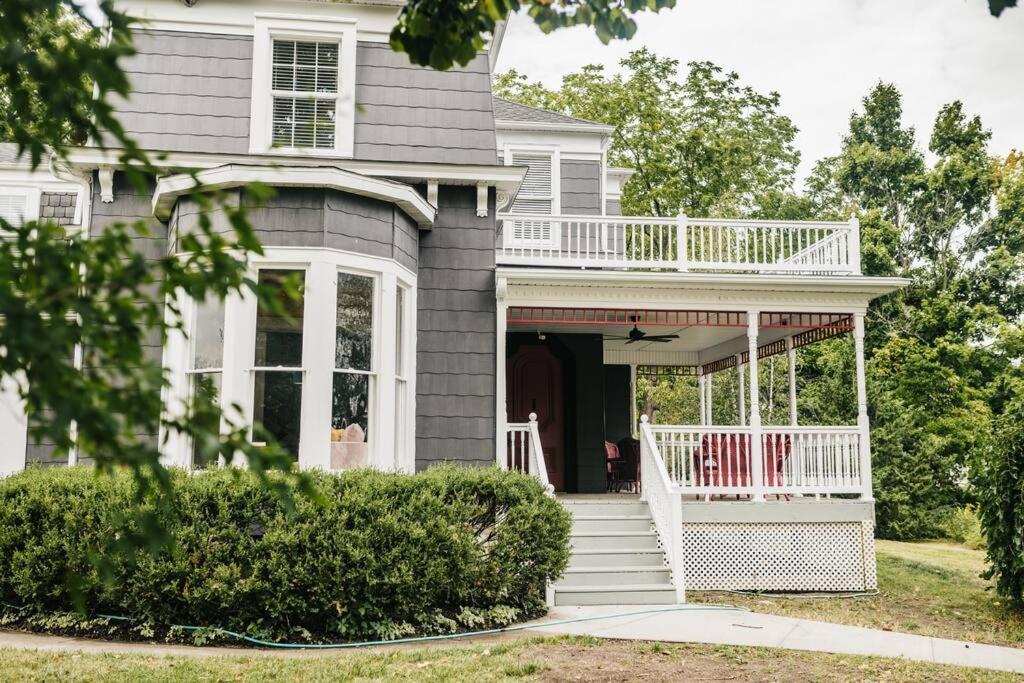 Stephens House-Beautiful Victorian Vacation Home Maquoketa Buitenkant foto